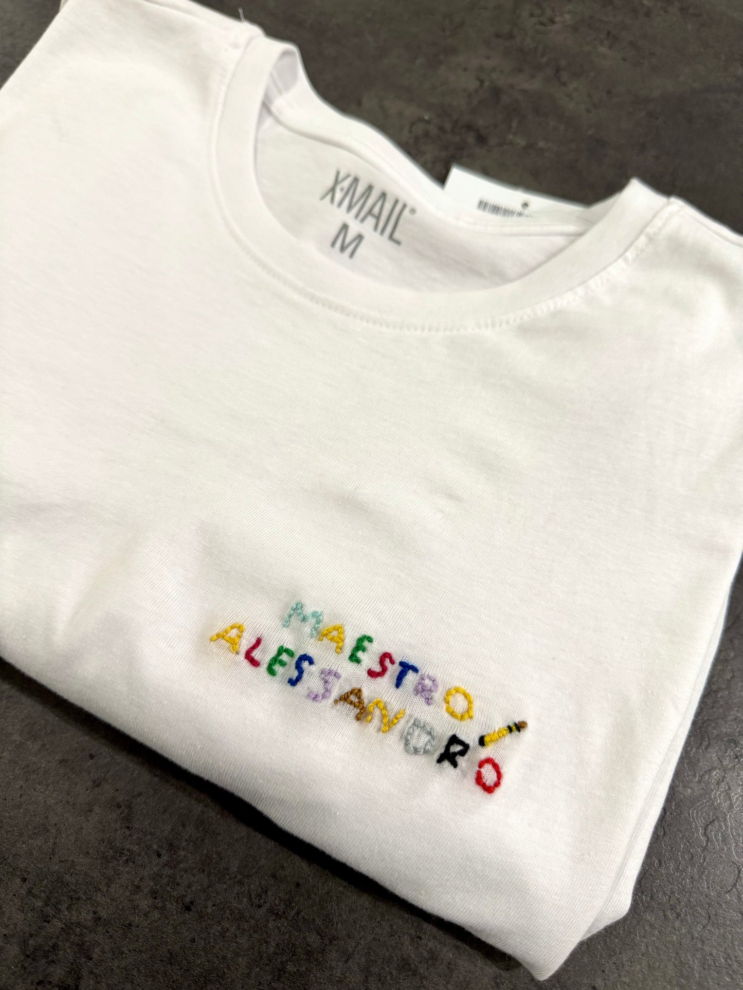 T-shirt ricamo “Maestra/o + nome“
