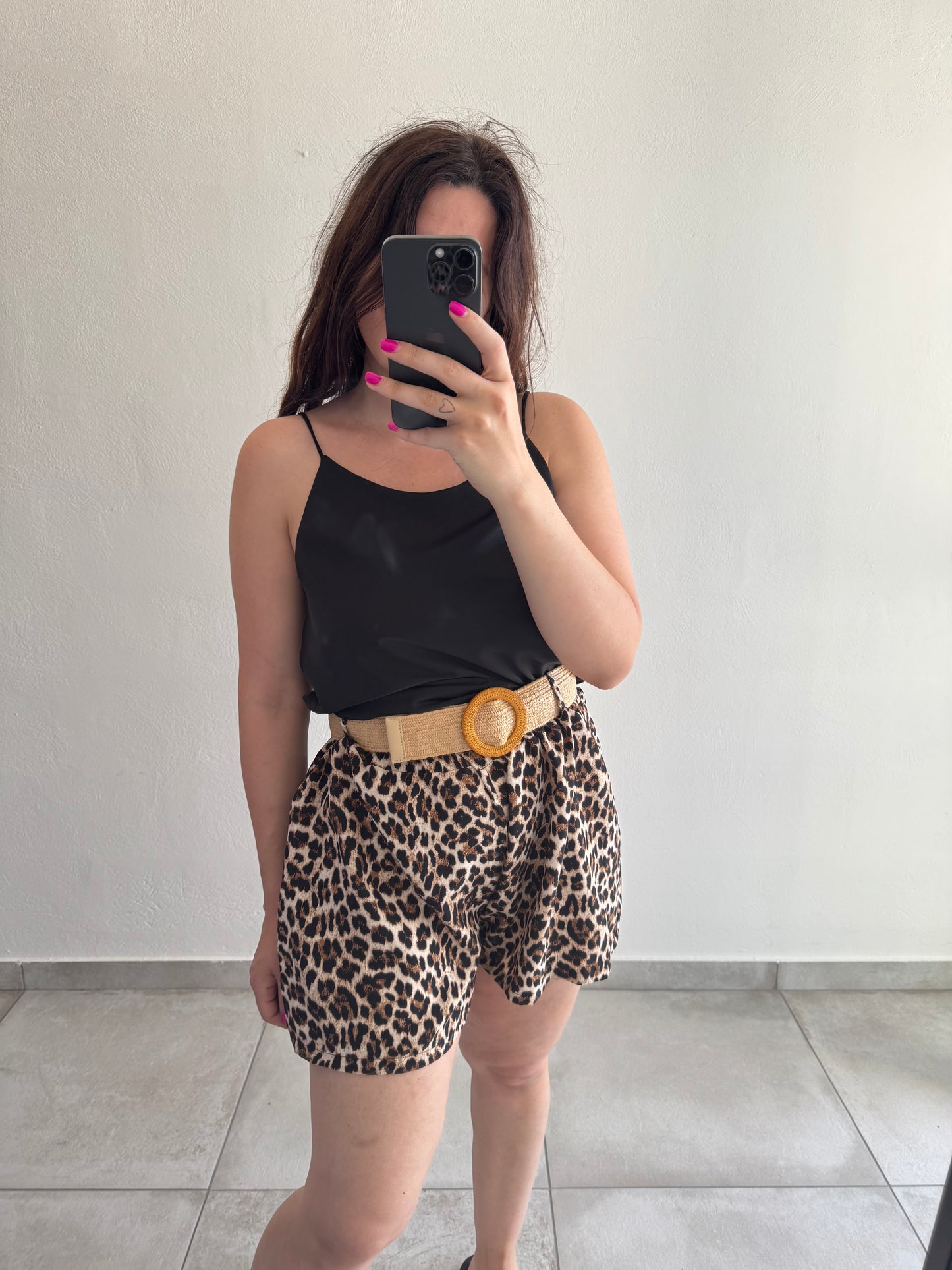 Short Sara