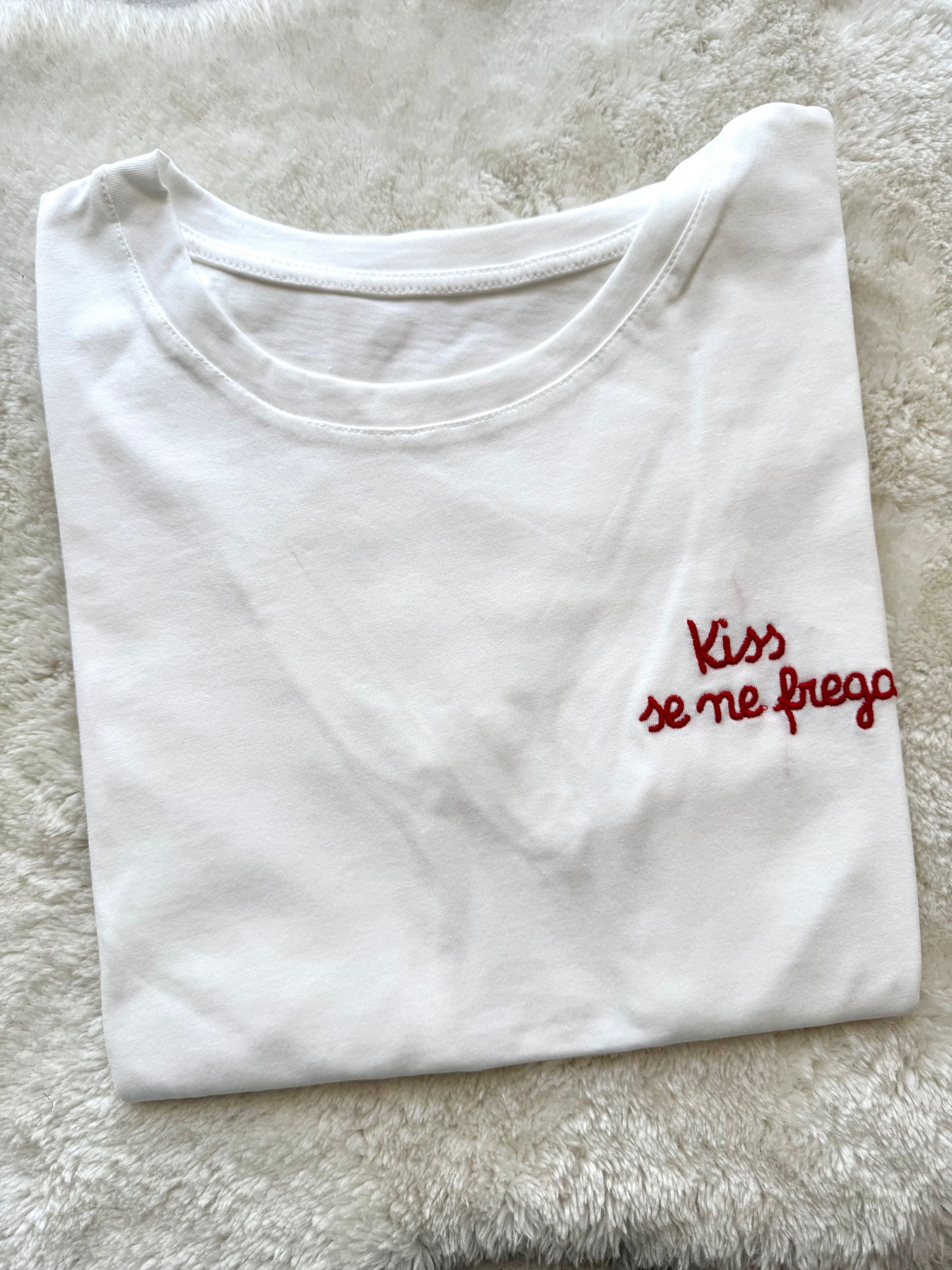 T-Shirt “Kiss se ne frega”
