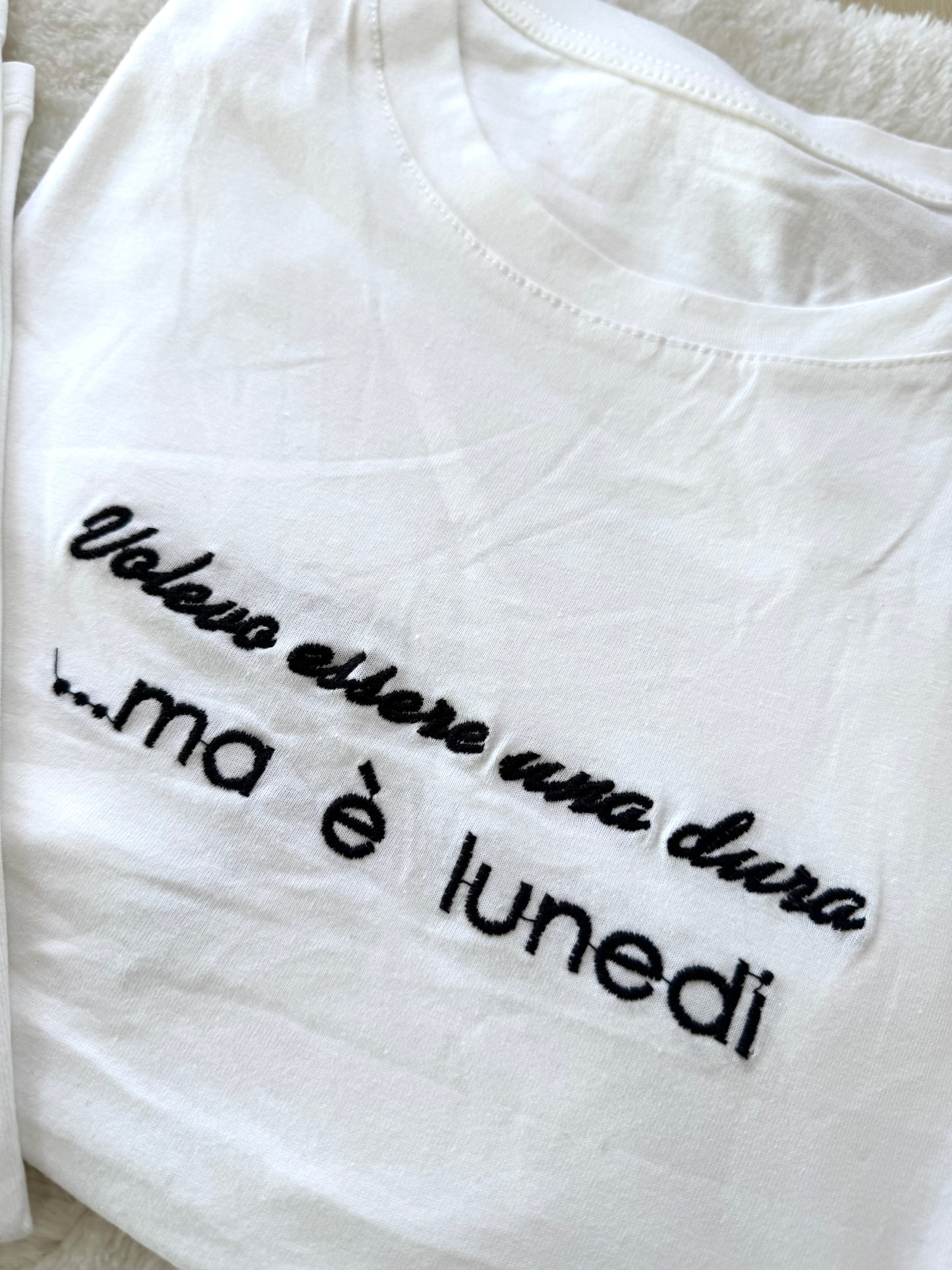T-shirt “Volevo essere una dura.. ma è lunedì”