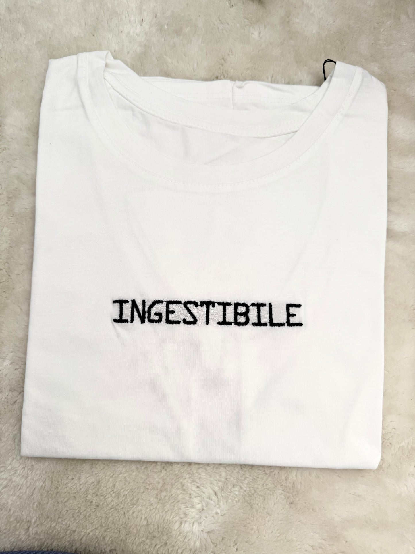 T-Shirt “Ingestibile”